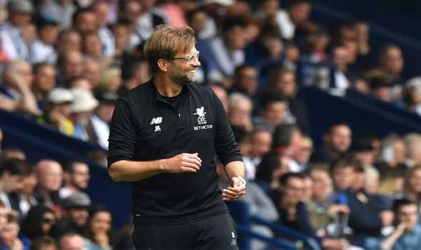 يورغن كلوب يمازح مدرب نادي وست هام قبل مباراتهما اليوم لا أريد إقالته لهذا السبب