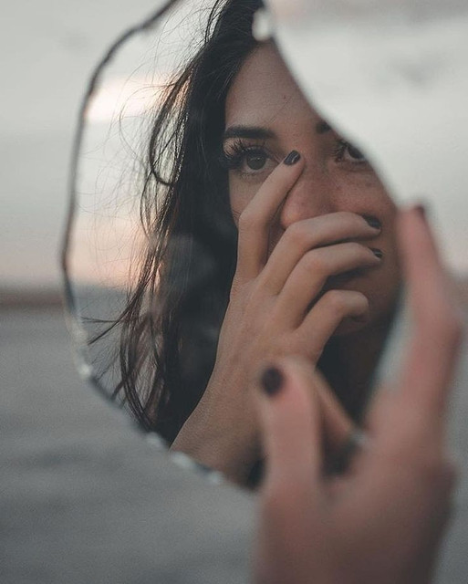 عَلى الحُور العَتِيقْ