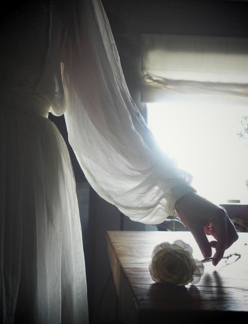 عَلى الحُور العَتِيقْ