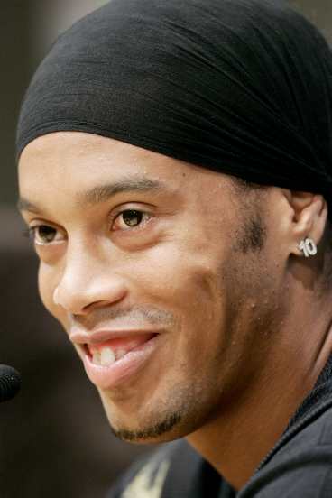 SPORT-26s06-ronaldinho-887_368.jpg